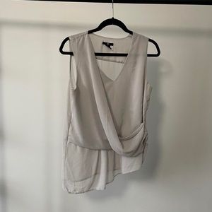 Asymmetrical grey tank
